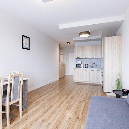 Fajny Apartament Z Parkingiem, Obok Metra. Варшава Екстер'єр фото