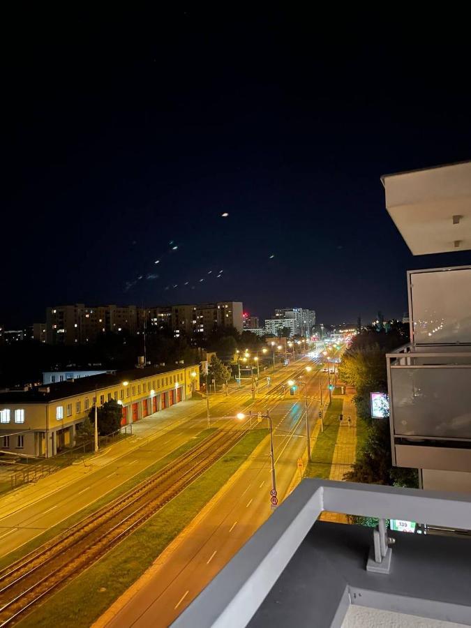 Fajny Apartament Z Parkingiem, Obok Metra. Варшава Екстер'єр фото