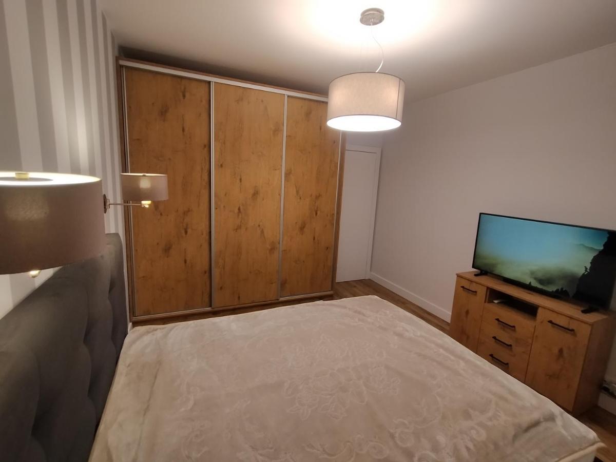 Fajny Apartament Z Parkingiem, Obok Metra. Варшава Екстер'єр фото