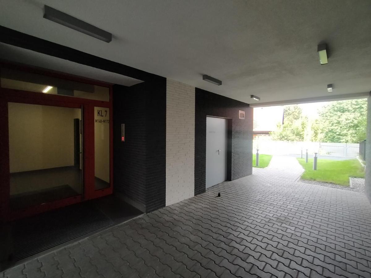 Fajny Apartament Z Parkingiem, Obok Metra. Варшава Екстер'єр фото