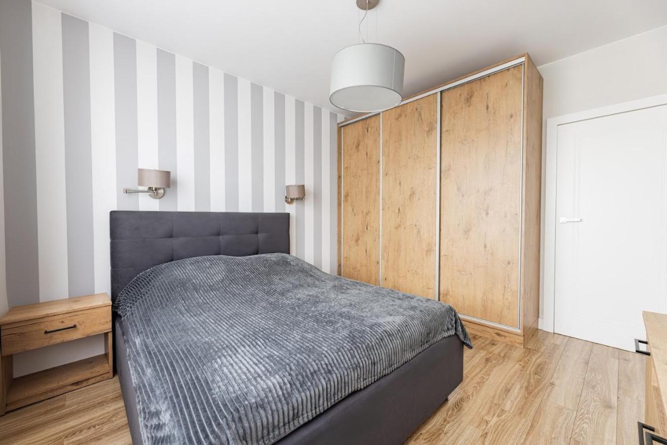 Fajny Apartament Z Parkingiem, Obok Metra. Варшава Екстер'єр фото
