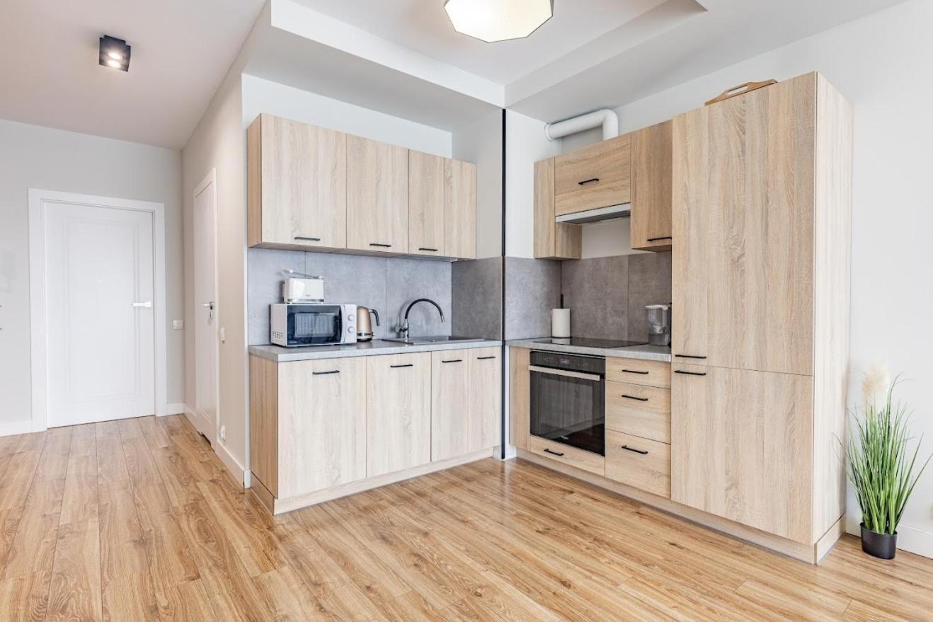 Fajny Apartament Z Parkingiem, Obok Metra. Варшава Екстер'єр фото