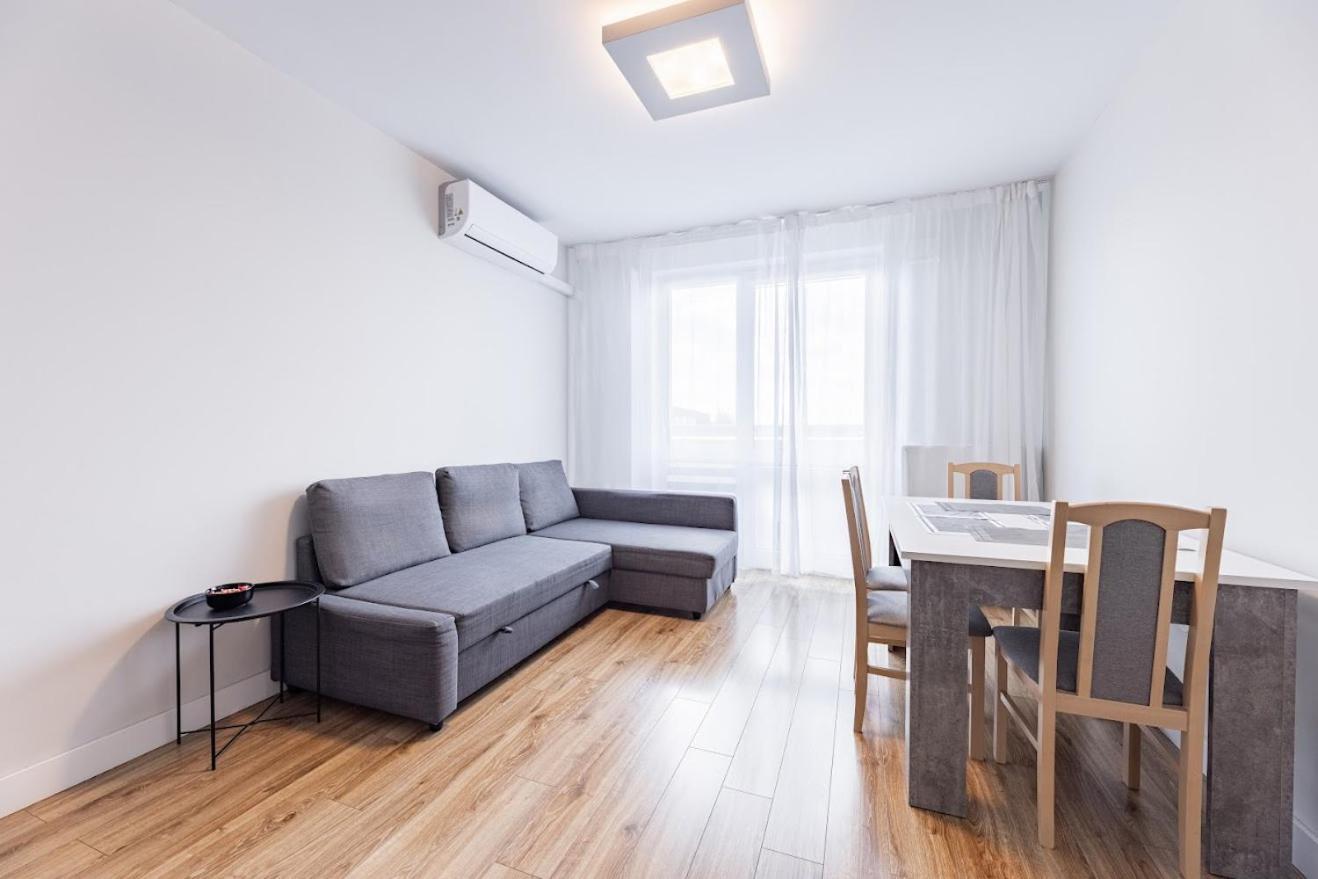 Fajny Apartament Z Parkingiem, Obok Metra. Варшава Екстер'єр фото